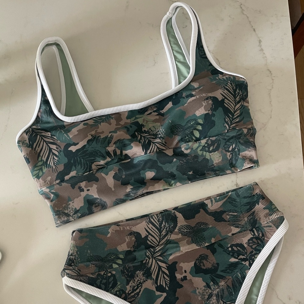 LainSnow NWT Coastal Camo two piece